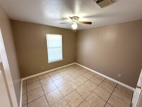 1413 29th Ave N in Texas City, TX - Building Photo - Building Photo