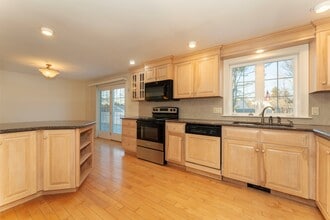 50 Laurel Cir in Bangor, ME - Building Photo - Building Photo