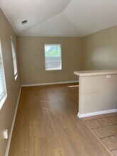 2073 Northfield Dr in Santa Rosa, CA - Building Photo - Building Photo