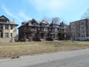 364 E Grand Blvd in Detroit, MI - Building Photo - Building Photo