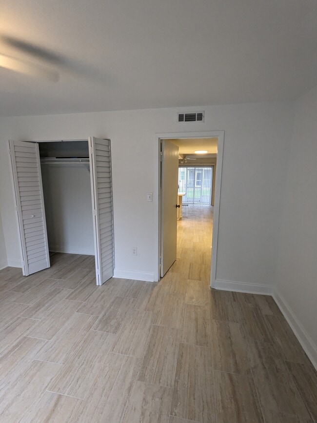 359 S McMullen Booth Rd, Unit 121 in Clearwater, FL - Building Photo - Building Photo