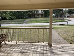 424 Fry St, Unit B in Denton, TX - Building Photo - Building Photo