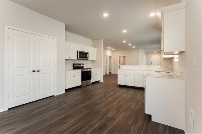 2103 Crimson Lake Blvd in El Reno, OK - Building Photo - Building Photo