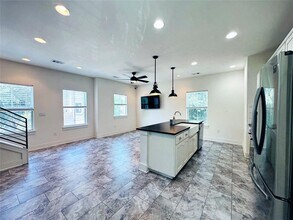 2716 Halcyon Dr, Unit #38 in Austin, TX - Building Photo - Building Photo