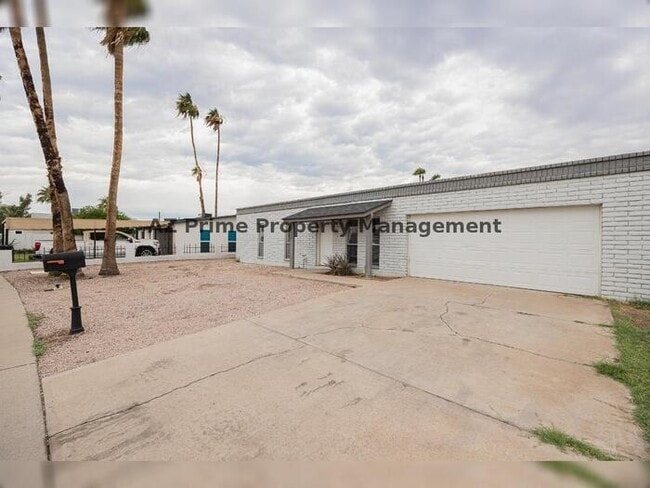 property at 1838 E Enid Ave