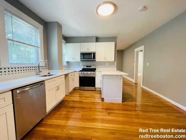 187 Fellsway W, Unit 2 in Medford, MA - Foto de edificio - Building Photo