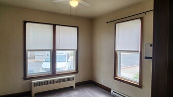31 N Main St in Keyser, WV - Building Photo