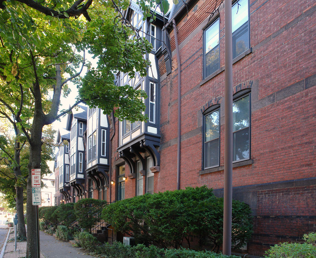 130-152 Gibb St in Rochester, NY - Foto de edificio - Building Photo