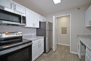 Pendleton Park Apartments in New Hudson, MI - Building Photo