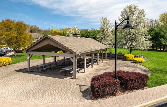 Liberty Green Apartments in Warwick, NY - Foto de edificio - Building Photo