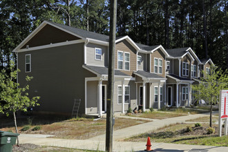 2608 Lake Wheeler Rd in Raleigh, NC - Building Photo - Building Photo