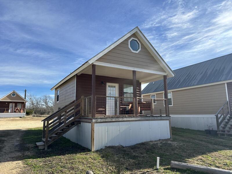 2440 TX-16 in Bandera, TX - Building Photo
