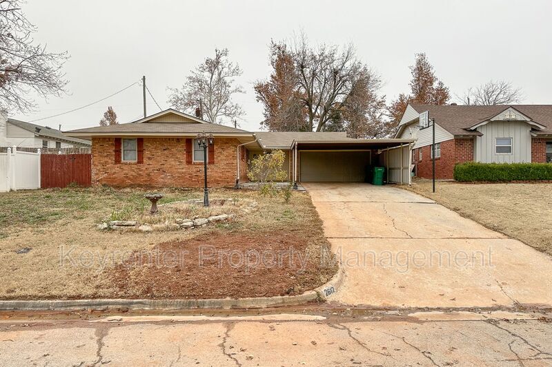 2612 NW 52nd St in Oklahoma City, OK - Building Photo