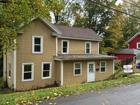 7 Union St in Camillus, NY - Building Photo