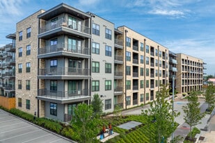 The Briarly in Houston, TX - Building Photo