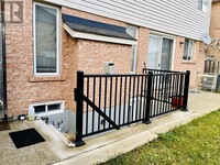 162 Decker Hollow Cir in Brampton, ON - Building Photo - Building Photo