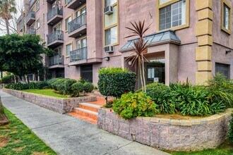 Kingsley Court Apartments in Los Angeles, CA - Foto de edificio - Building Photo