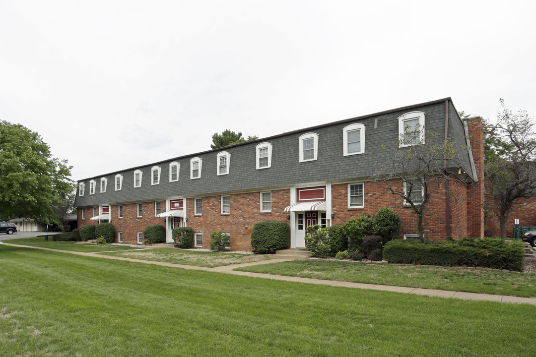 Forest Hills Apartments in Battle Creek, MI - Building Photo