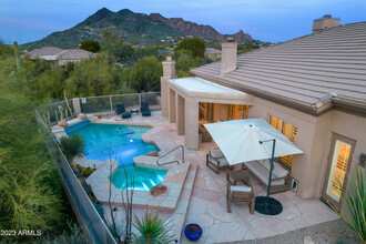 6128 E Brilliant Sky Dr in Scottsdale, AZ - Foto de edificio - Building Photo