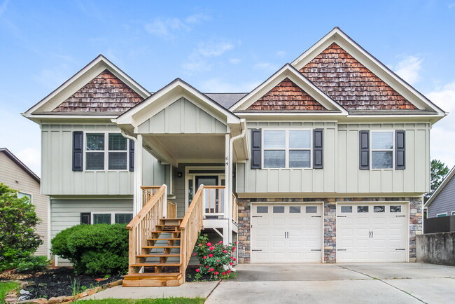 property at 64 Hamil Ct NW