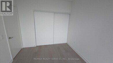 448 Burnhamthorpe Rd W in Mississauga, ON - Building Photo - Building Photo