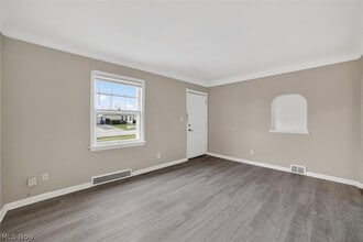 17208 Lipton Ave in Cleveland, OH - Building Photo - Building Photo