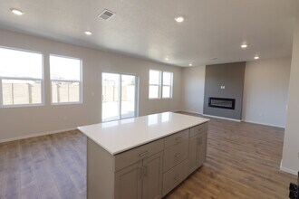 20560 Button Brush Ave in Bend, OR - Building Photo - Building Photo