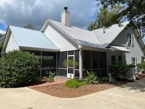 101 Carlisle Pl in St. Simons Island, GA - Building Photo - Building Photo