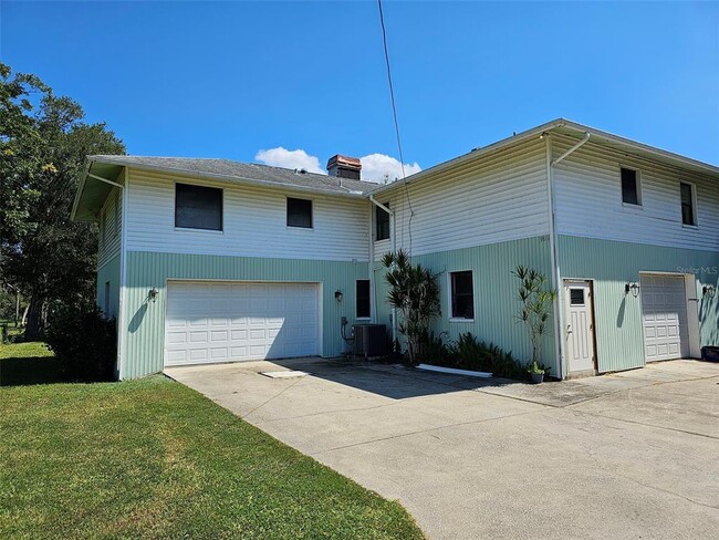 property at 9811 95th St N