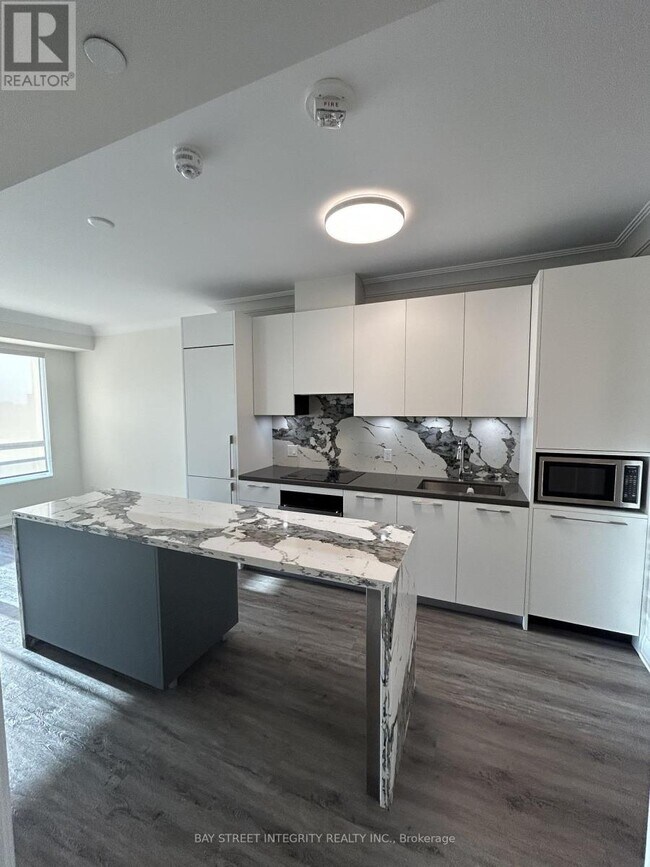 18 Water Walk Dr in Markham, ON - Building Photo - Building Photo