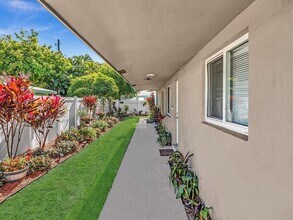 916 NW 26th St in Wilton Manors, FL - Building Photo - Building Photo