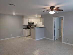 5817 Spring Meadow Rd in Austin, TX - Building Photo - Building Photo