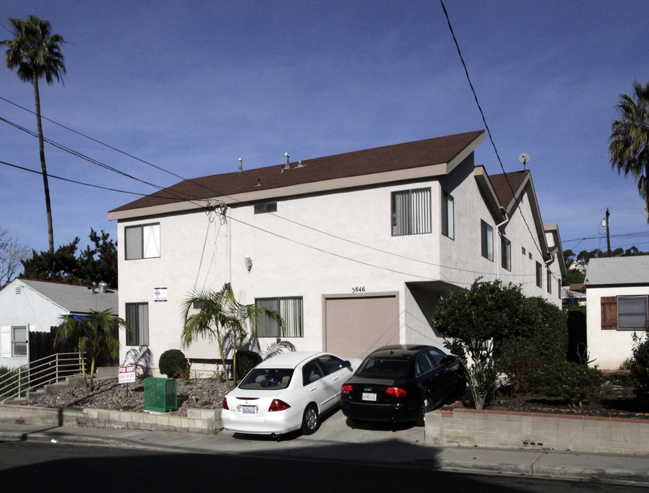 5646 Riley St in San Diego, CA - Building Photo