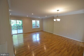 6173 Green Hollow Ct in West Springfield, VA - Building Photo - Building Photo