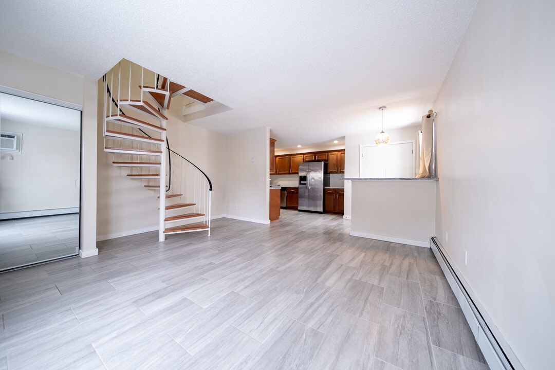 7352 72nd Ln N in Brooklyn Park, MN - Building Photo