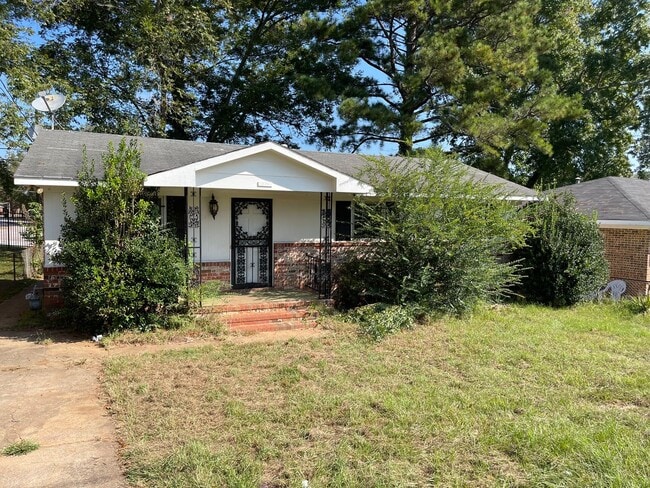 property at 220 Vero Ct