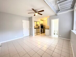 4241 N Kenmore Ave, Unit G6 in Chicago, IL - Building Photo - Building Photo