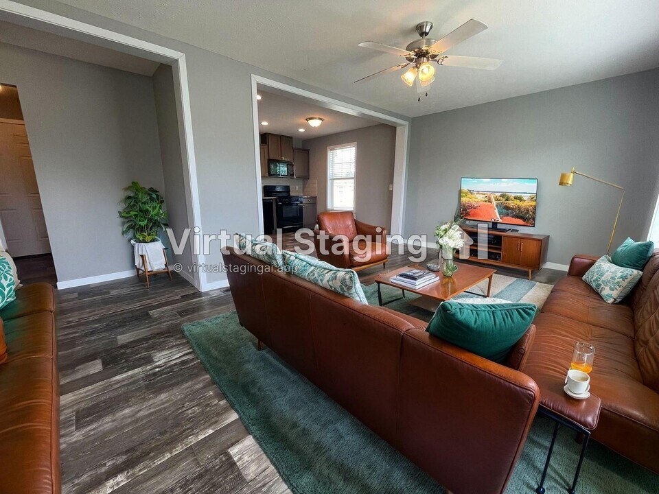 38033 Ducharme Dr in Clinton Township, MI - Building Photo