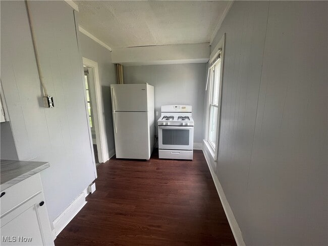 property at 424 Cleveland Rd