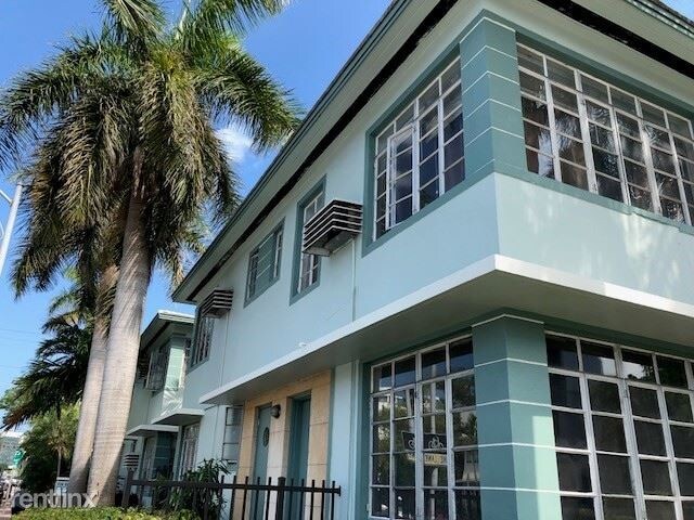 1030 16th St in Miami Beach, FL - Building Photo