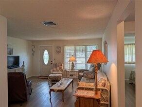 4450 93rd Terrace in Pinellas Park, FL - Foto de edificio - Building Photo
