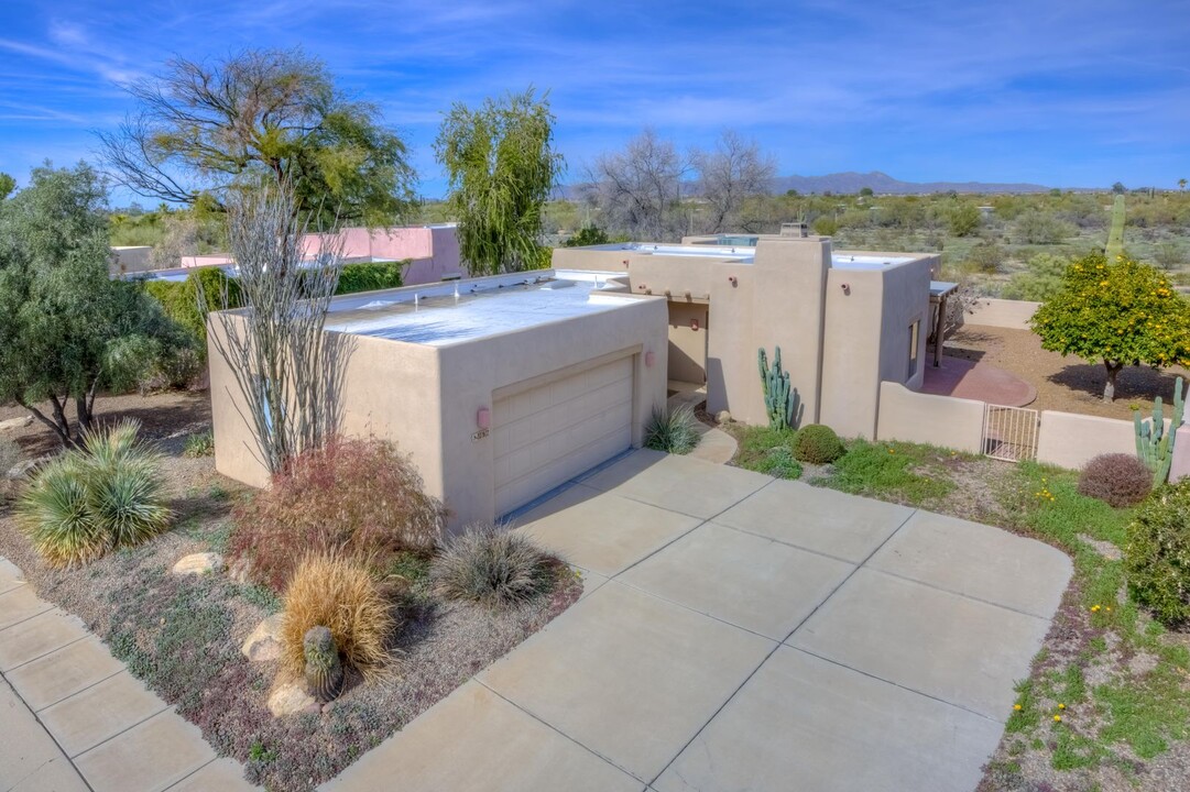 1636 W Chimayo Pl in Tucson, AZ - Building Photo