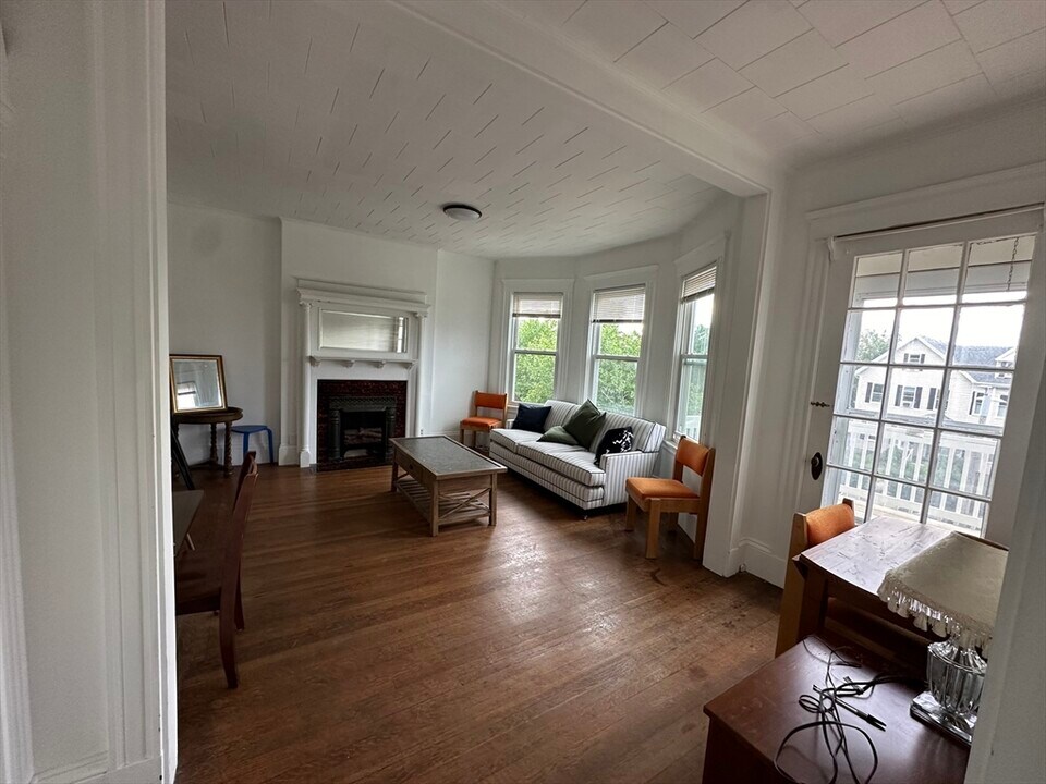 582 Cambridge St, Unit 2 in Boston, MA - Building Photo