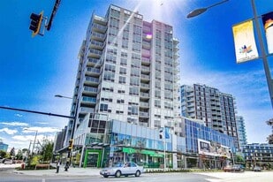7488-7488 Lansdowne Rd in Richmond, BC - Building Photo