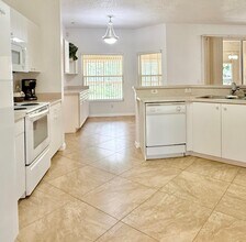 332 SW Glenwood Dr in Port St. Lucie, FL - Building Photo - Building Photo