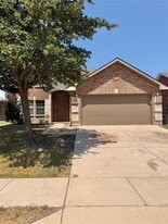 428 Iron Ore Trail in Fort Worth, TX - Building Photo