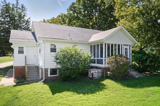 913 E Harden St in Graham, NC - Building Photo - Building Photo