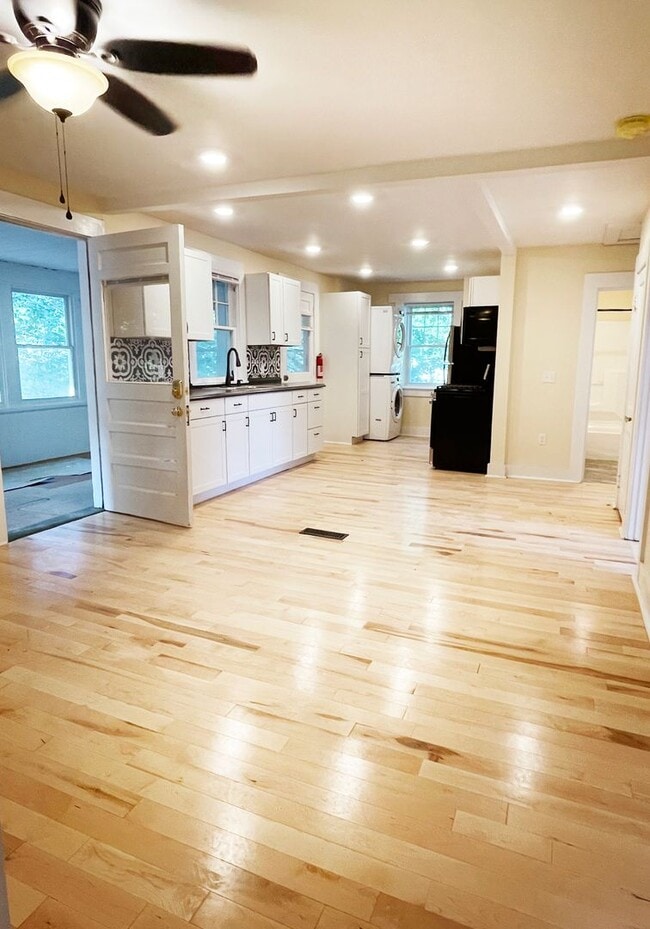 207 S Union St, Unit 207 1/2 South Union St #2