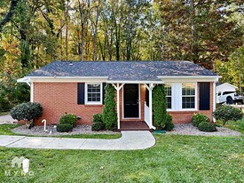 521 Madison Ave in Cary, NC - Building Photo
