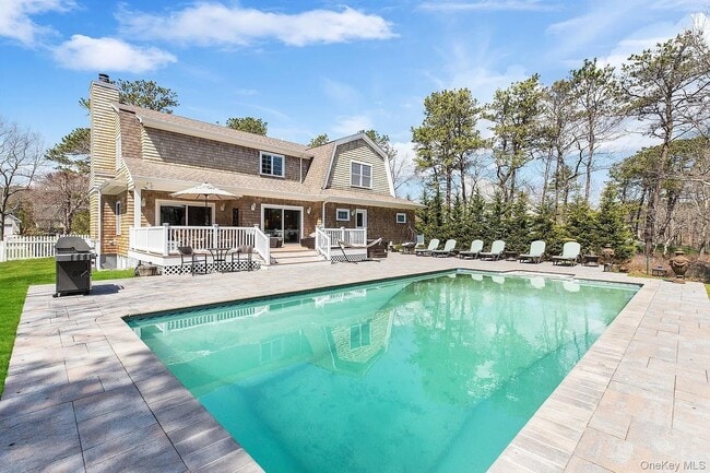 27 Jeffrey Ln in Westhampton Beach, NY - Building Photo - Building Photo